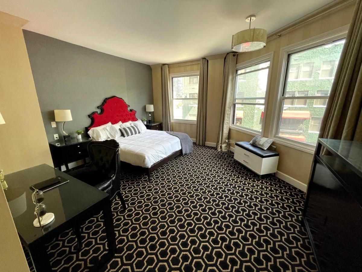 Trinity By Luxurban Hotel *